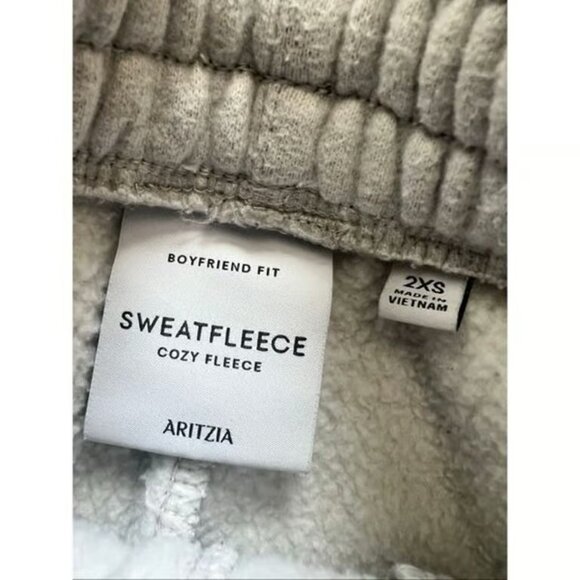 Aritzia Pale Heathered Gray Boyfriend Fit SweatFleece Cozy Shorts 2XS - Picture 3 of 3